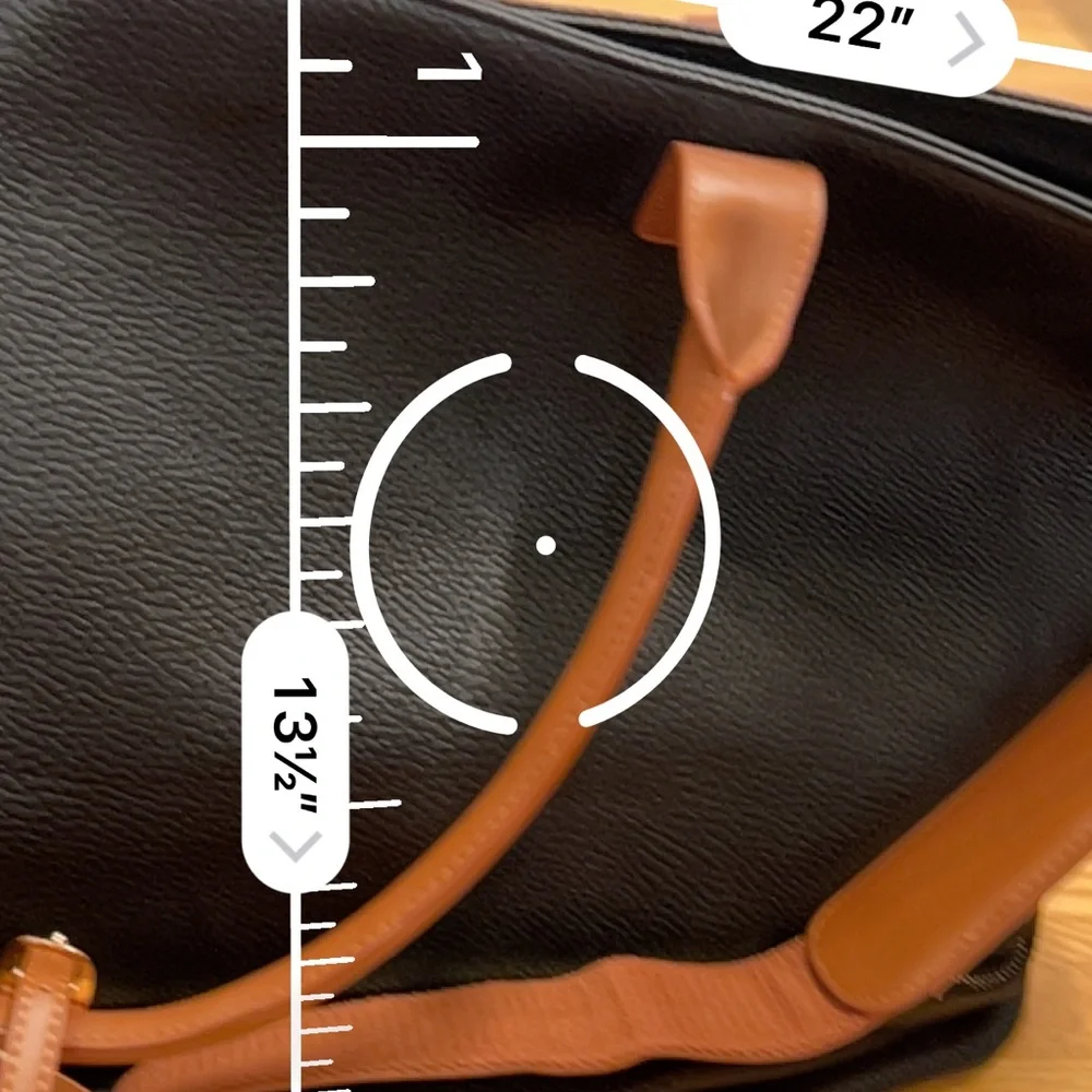 - Lulu’s large travel tote bag luggage